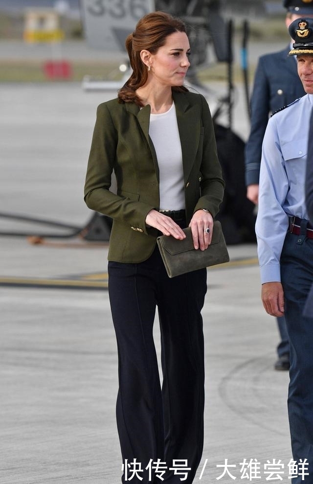 王妃|凯特王妃终于穿阔腿裤,搭配橄榄绿西装气质开挂,换个发型更惊艳