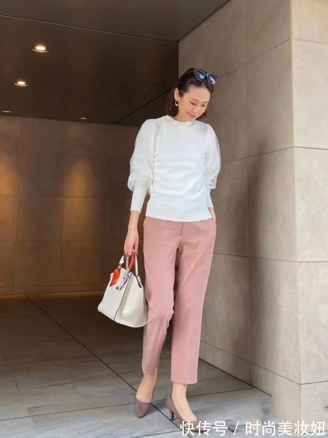 气质 真正见过世面的女人,穿衣都喜欢“极简风”,显气质又优雅高级