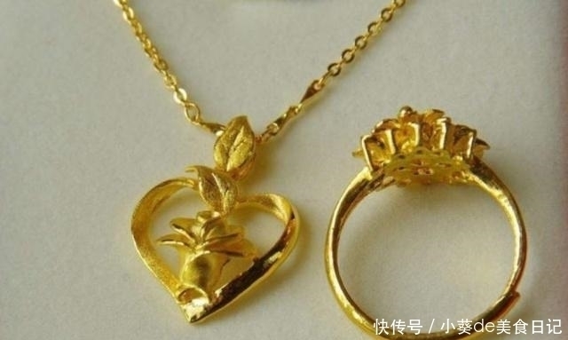 戴黄金项链时,谨记“3要”,好多人都不知道,一直在犯错误!