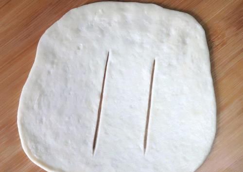 简单|教你用面粉做炸油饼,又香又软,比油条还好吃,做法超简单