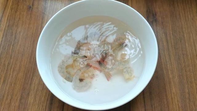 老少|虾仁豆腐蒸鸡蛋，再配上西红柿酱，好吃又营养，老少都爱的下饭菜