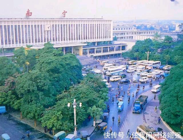 下图|广西老照片，1984年南宁街头景象流出！看下这些场景你认得不