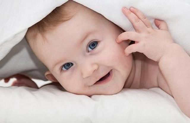 伤害|妈妈这4种行为 正在悄悄伤害宝宝颜值 可千万别不在意!