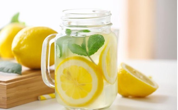 喝水|5个错误的养生方法,很多人养出了一身病,而有的人却还在坚持