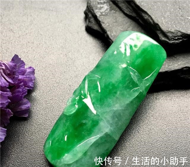张继科&竹节翡翠坠子,是什么寓意!