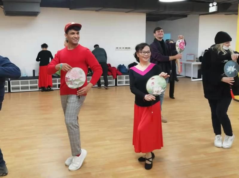 大V们|“国际大V ”体验北京民俗