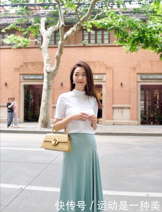 蓝色裙装清凉温柔又舒适,最后一款适合在孕期穿,谁穿谁好看