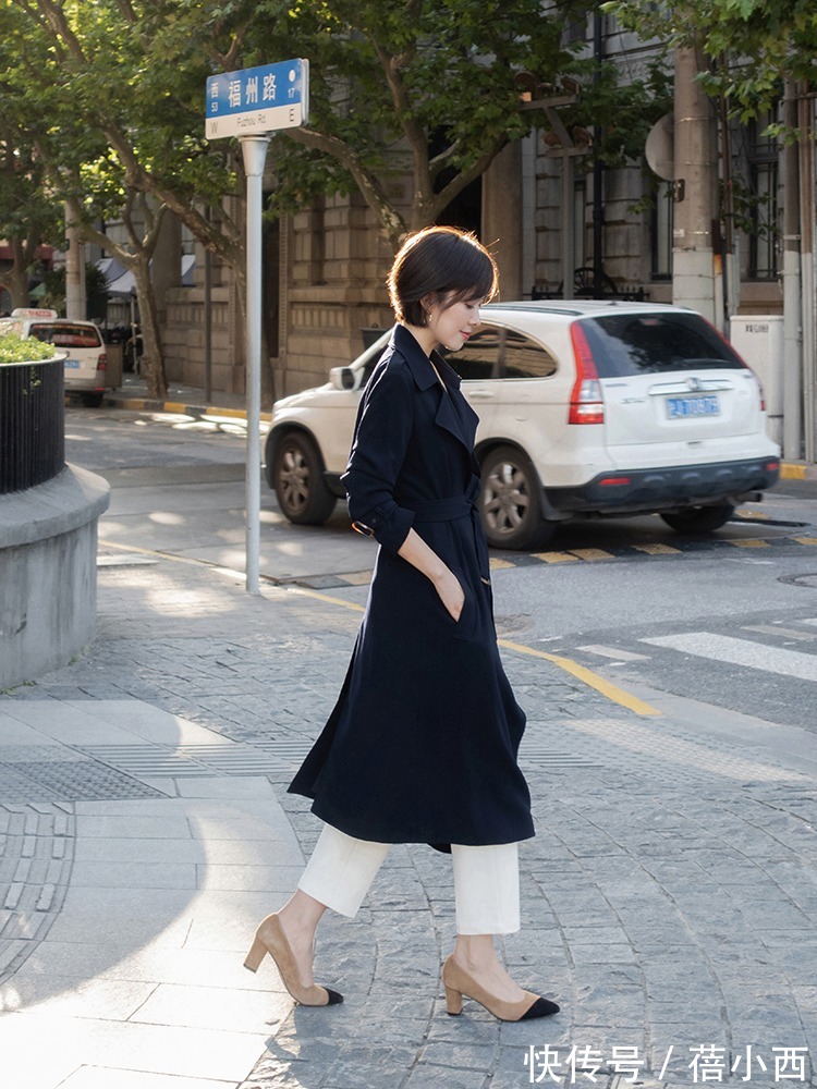 博主|今年春季建议多穿“风衣”,搭配小白裤和“半身裙”,时髦又优雅