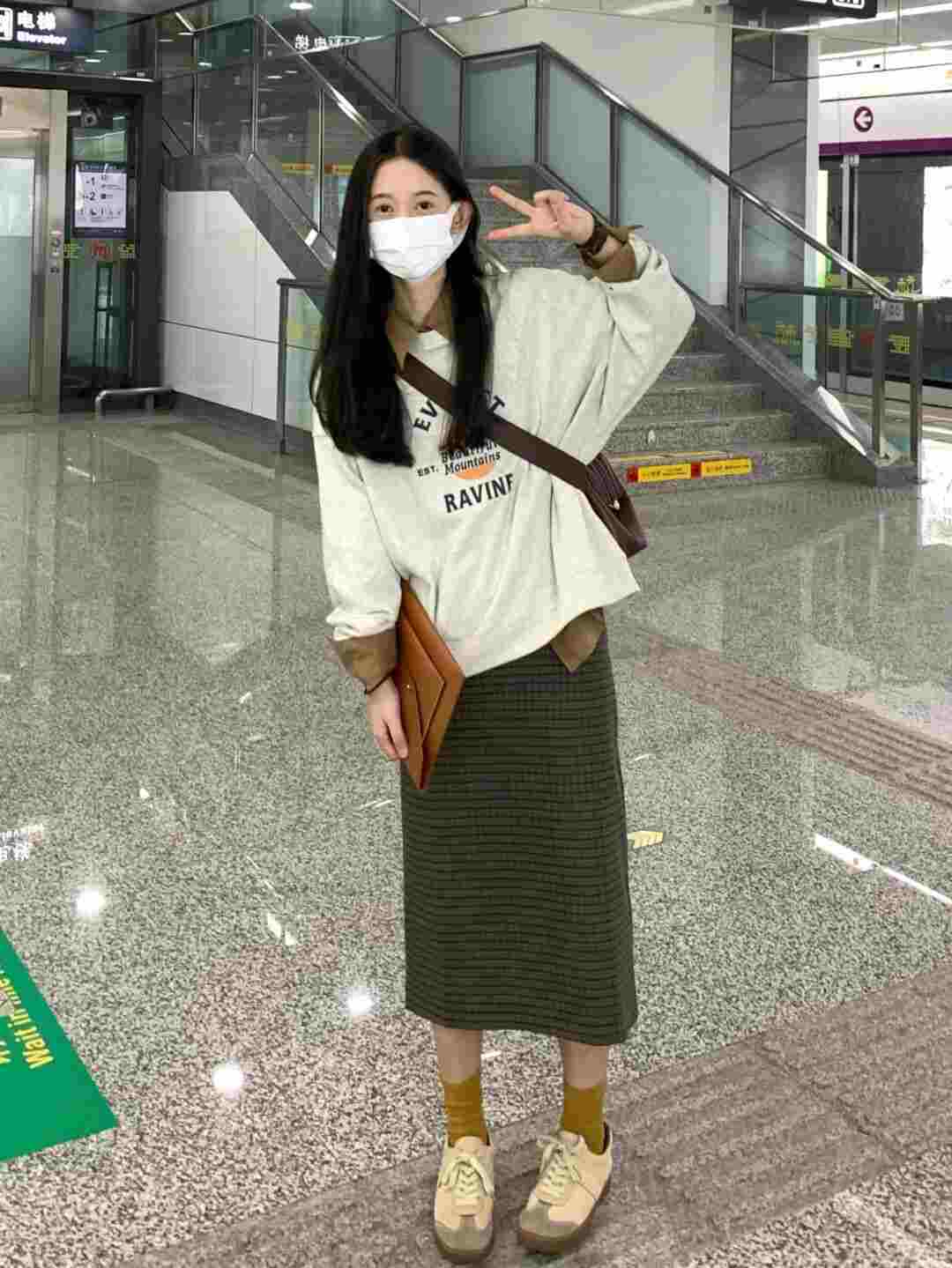 博主 肚子有肉的小仙女别怕!跟着博主这样搭,脱去遮肉外套也不露怯