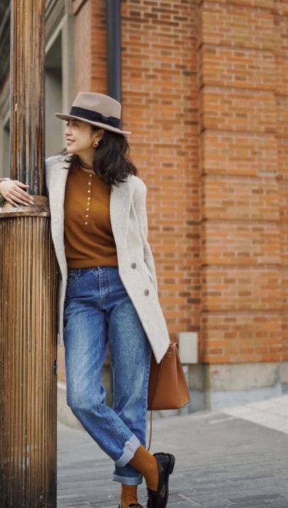 下半身 突然火了一种穿法叫“牛仔裤+乐福鞋”,时髦显瘦有气场,谁穿谁美