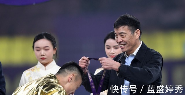 新股东|中国男足新“罚单”曝光足协第3次中超砍价,连累外援+女足平衡!