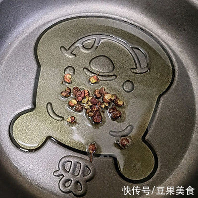 吃了这碗美味家常菜:凉拌胡萝卜,一口下肚感觉超暖