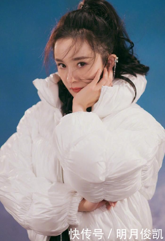 放弃|女人过了30就放弃中分吧!试试这4种“刘海”发型,更减龄显脸小