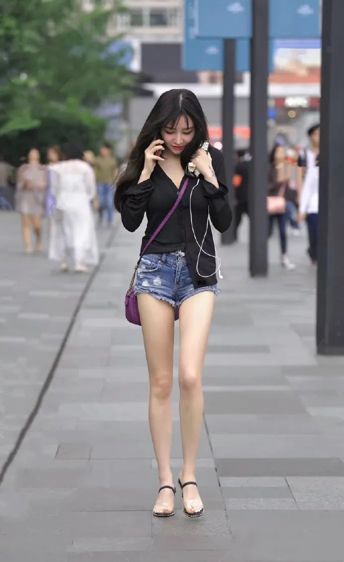 流苏|街拍：什么流苏腰都靠边站，见识一下什么叫蚂蚁腰