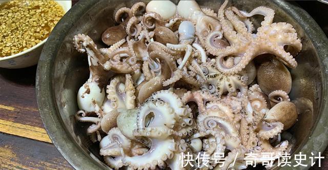 刨花生|媳妇回家，婆婆做的晚餐，在朋友圈火了，网友：吃不起，家里有矿