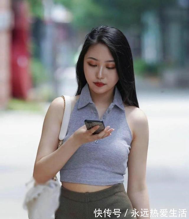 针织短裤 针织短裤的小姐姐看起来十分吸睛，给人一种优雅的时尚美感！