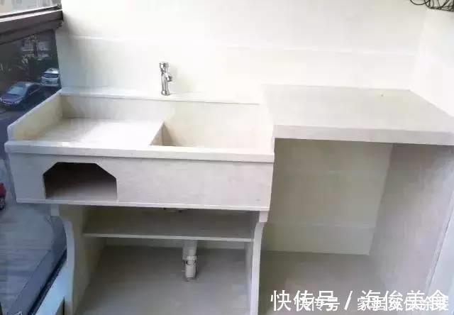 卫生间|别蹲在卫生间洗衣服了,多累呀,在阳台做个池子很好用!