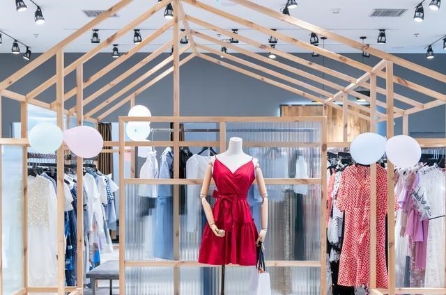 内幕|同一件衣服实体店卖150，为何网上只卖79？“撕开”内幕