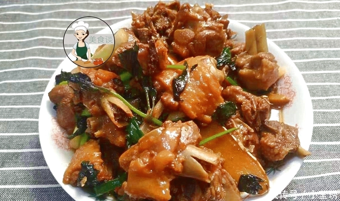 白锅|夏天吃猪肉不如吃它，比牛肉便宜，比猪肉营养，焖一焖香到舔盘子