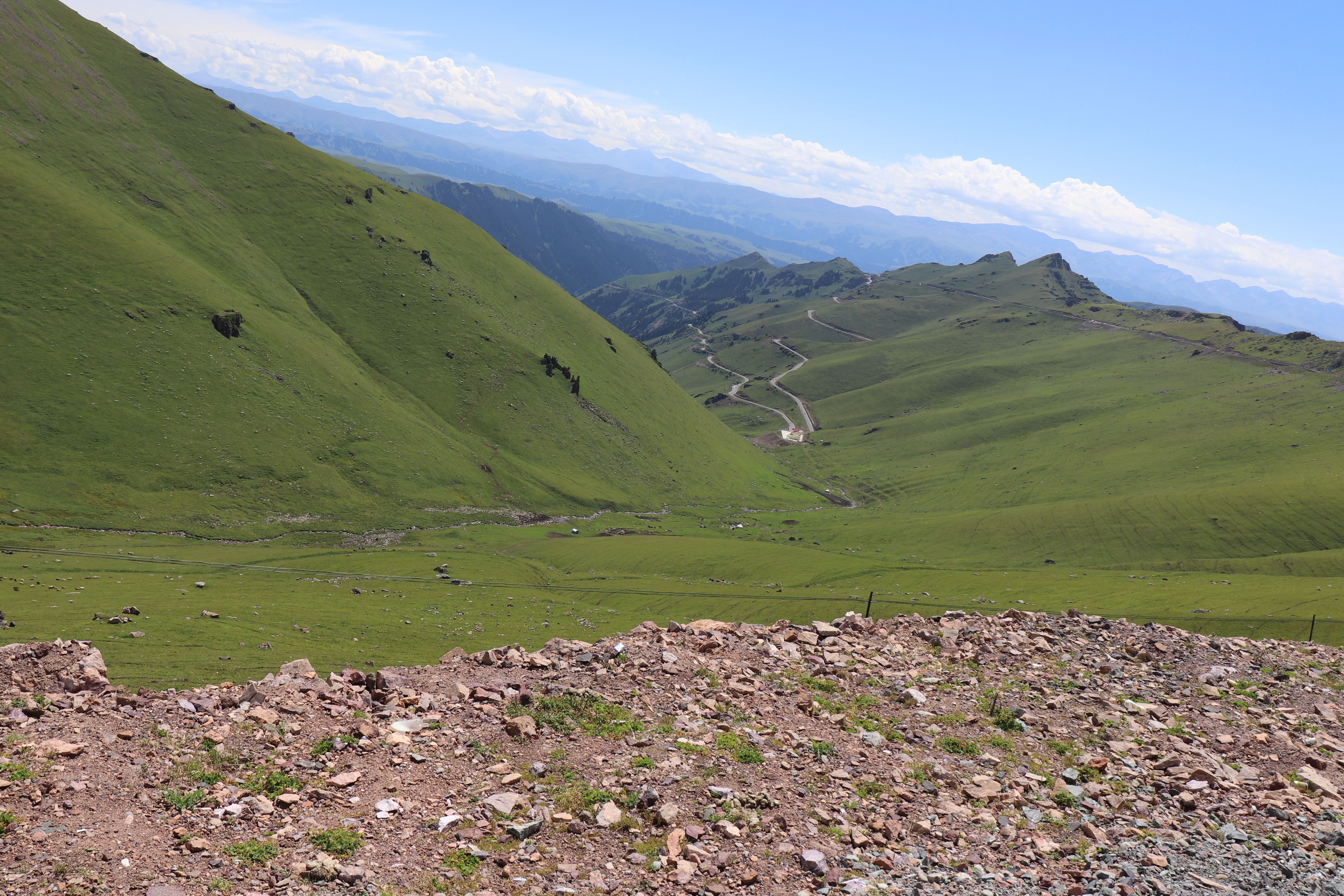 自驾独库公路，饱览天山风情