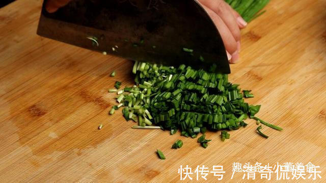 豆腐最简单的家常早餐的做法，不揉面不和面，出锅比吃肉还香
