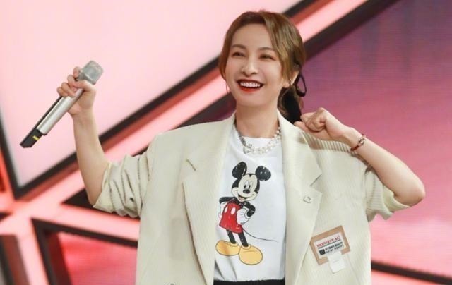 乘风破浪|现在的吴昕无疑是自信的,她知道自己的方向,也在尝试不同的东西