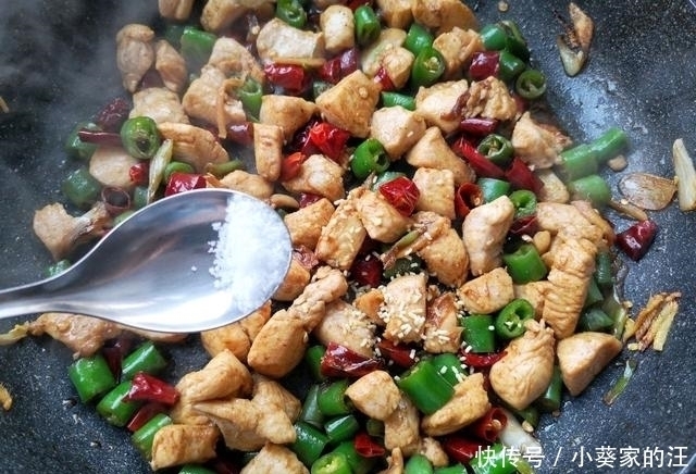 适量|鸡胸肉此做法简直太赞了,比宫保鸡丁还好吃,开胃又下饭