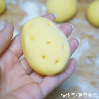  想健康又想美味，吃土豆形状的豆包就对啦