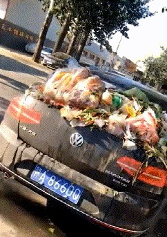 |搞笑GIF趣图:紧急刹车,给爸爸省了一个月的工资