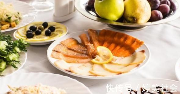 油腻食物|糖尿病患者饮食有讲究!少碰以下3类食物,让血糖“一帆风顺”