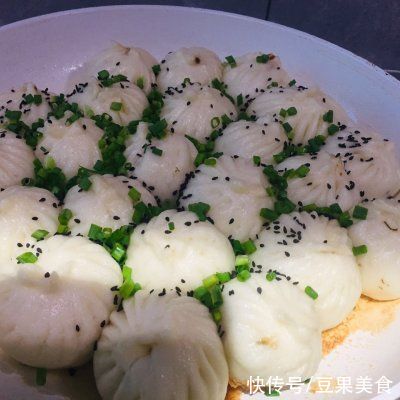 大厨|跟饭店大厨学的梅干菜生煎包的做法，果然好吃到没朋友