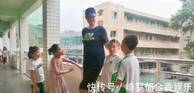 身高|男孩身体出现这一变化,说明身高进入猛涨阶段,掌握好还能再长高