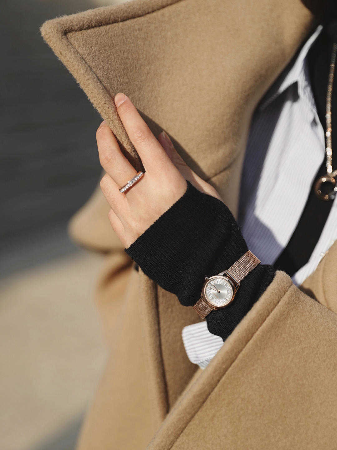 整体性|经典驼色怎样穿才不撞衫?试着和这几种颜色搭配,美感提升好几倍