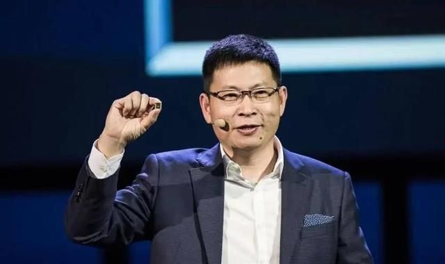 无线充电|从5799跌至3258,曲面屏+鸿蒙系统+双主摄,华为顶级旗舰低价来袭