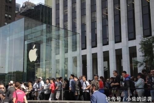 iPhone|一周不到iPhone 12价格大跌，部分型号比官网便宜500元！