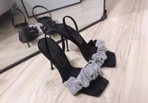 有哪些千元级的高跟鞋推荐一下？