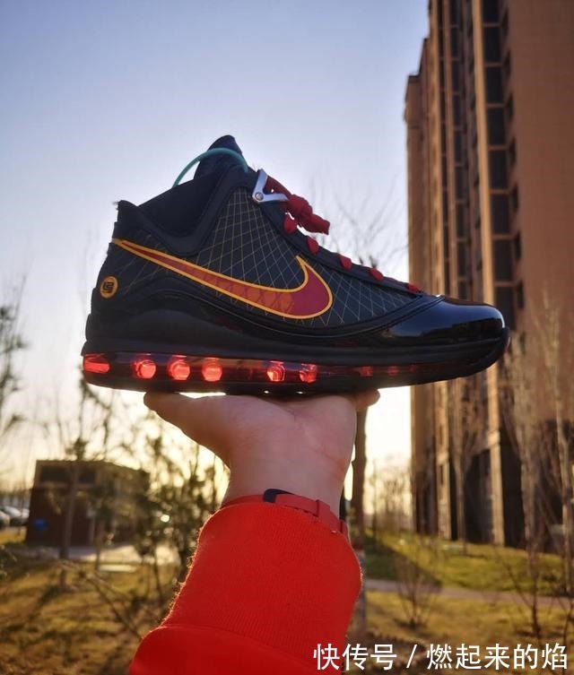 nike Travis Scott 上脚新倒钩，冲得到算我输丨潮鞋上脚！