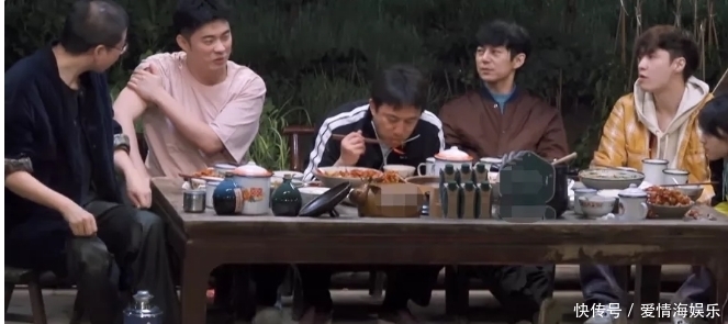 陈赫 《向往5》饭菜难吃!陈赫李诞刚吃就饱,张子枫吃青菜试图补救