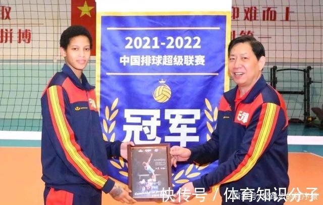 天津女排|天津女排外援离队,头发染成黑色暗示不舍,李盈莹去向未定