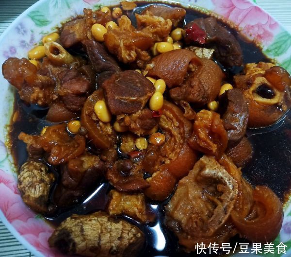 #福气年夜菜#不用炒糖色的黄豆焖猪蹄