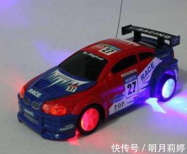 父子俩|3岁孩子每天玩玩具车,导致眼睛几乎失明,这类玩具家长别再买了