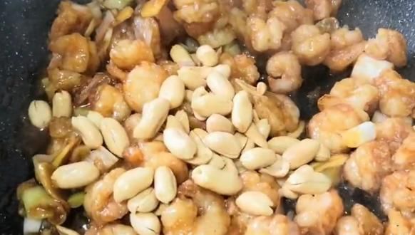 孩子长身体，要给孩子做有营养的美食，做法简单，特别的下饭