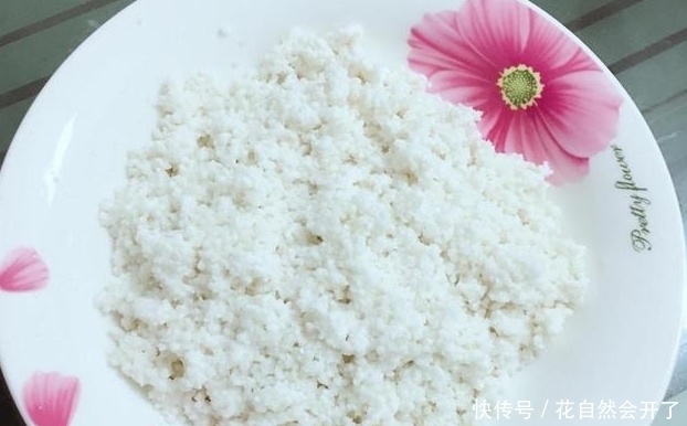 奶奶自制糯米糕,只需简单3步,5块钱做一大碗,上桌孩子抢着吃!