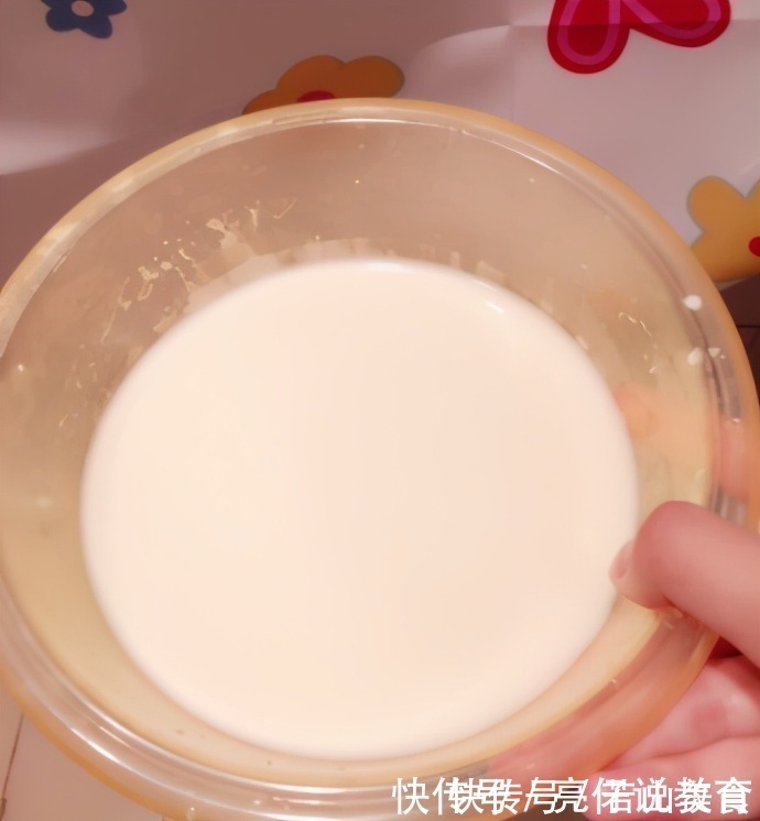 母乳皂|宝宝喝不完的母乳咋处理？闺蜜提出“好建议”，宝妈却接受不了