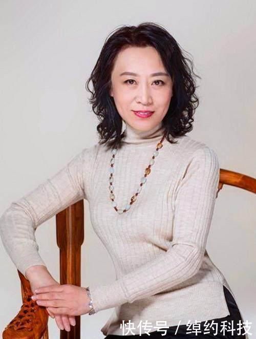 吴女士|她是美女书法家,字如其人一样美,丑书大师给她提鞋都不配!