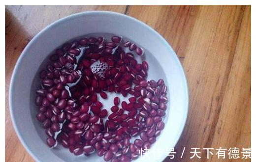 红豆|它是补气血中的“上品”，比阿胶强，补血暖宫，脸色红润！