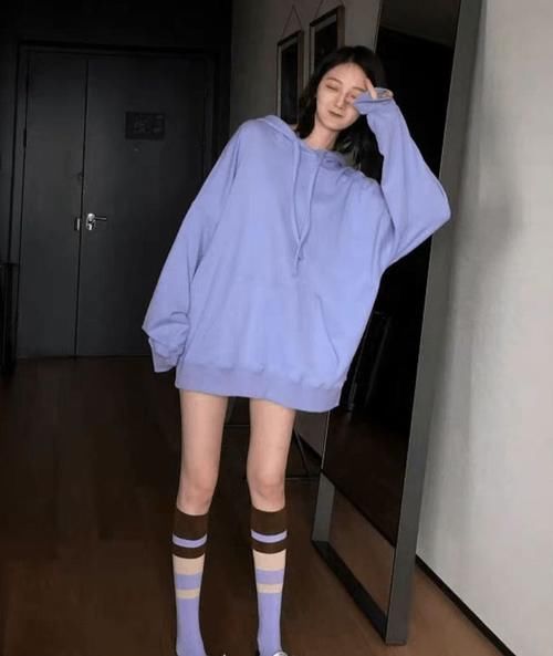 腰带|卫衣怎样才穿得好看,学会这几个搭配小技巧,减龄又时髦