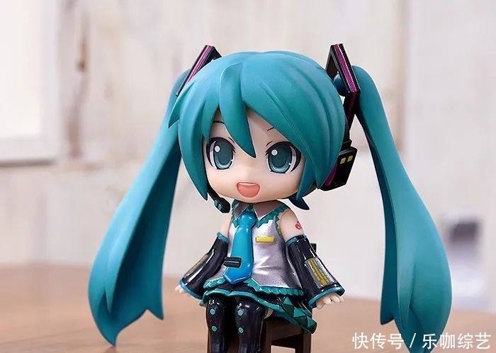 初音未来|三马尾版初音未来，与彩虹小马联动：不会有人批判把女人当马吧？