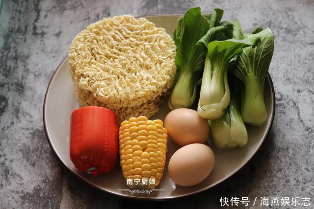 把方便面|好吃到哭的方便面做法,口感丰富营养足,做上一锅都不够吃