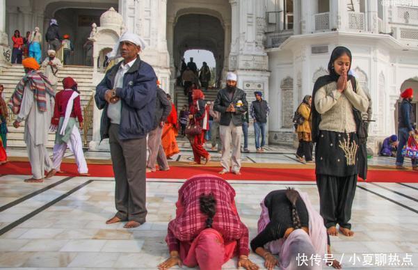 印度有座神圣的金庙，为全部人提供免费吃住，深受外国游客欢迎